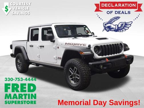 Bright White Clearcoat 2026 Jeep Gladiator Mojave
