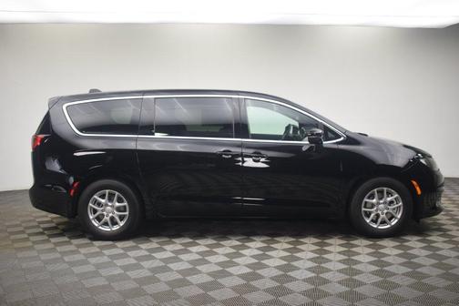 Diamond Black 2027 Chrysler Pacifica LX