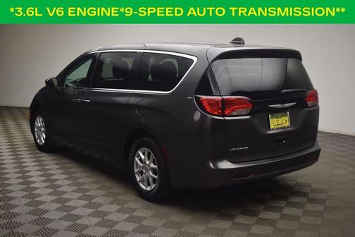 2023 Chrysler Voyager LX