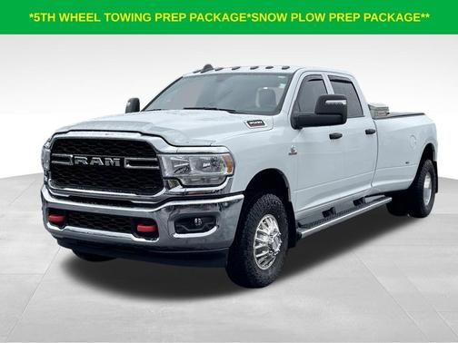 Bright White Clearcoat 2024 RAM 3500 Tradesman