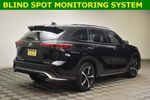 2022 Toyota Highlander XSE
