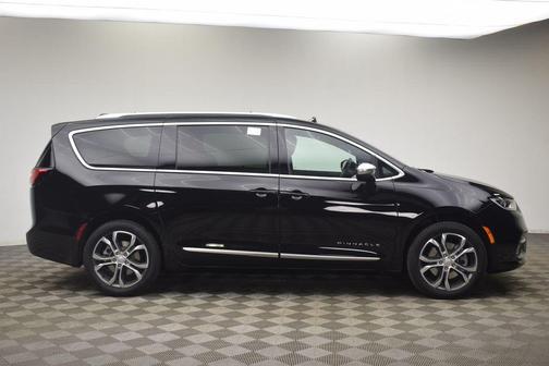 Diamond Black 2026 Chrysler Pacifica Pinnacle