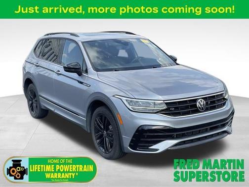 2022 Volkswagen Tiguan 2.0T SE R-Line Black