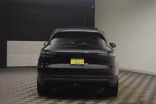 2021 Porsche Cayenne Base (Tiptronic)