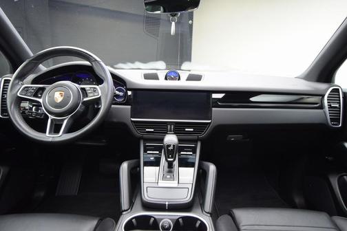2021 Porsche Cayenne Base (Tiptronic)