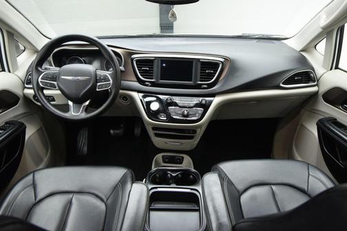 2020 Chrysler Voyager LXI