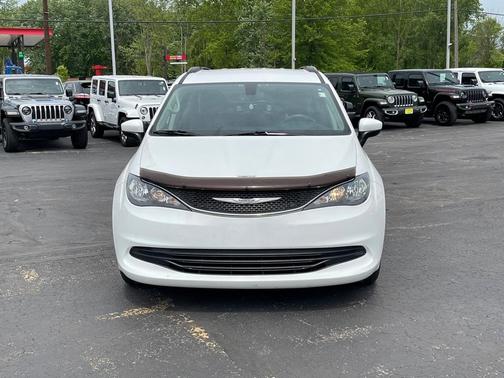 2020 Chrysler Voyager LXI