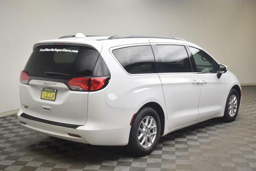 2020 Chrysler Voyager LXI