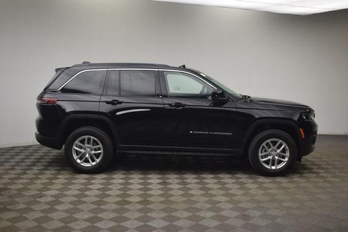 Diamond Black 2026 Jeep Grand Cherokee Laredo