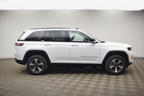 2025 Jeep Grand Cherokee 4xe Base