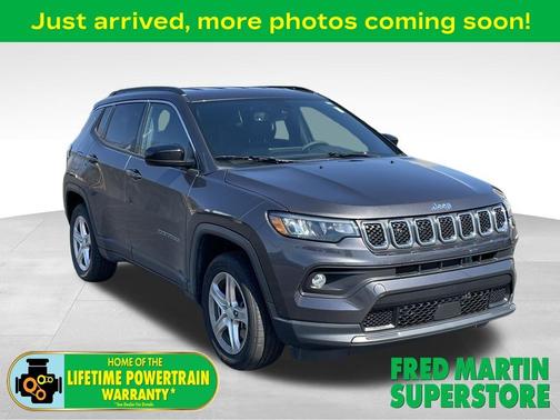 Granite Crystal Clearcoat Metallic 2023 Jeep Compass Latitude