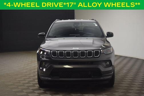 Granite Crystal Clearcoat Metallic 2023 Jeep Compass Latitude