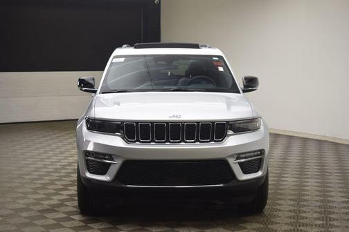 Silver Zynith 2025 Jeep Grand Cherokee 4xe Base