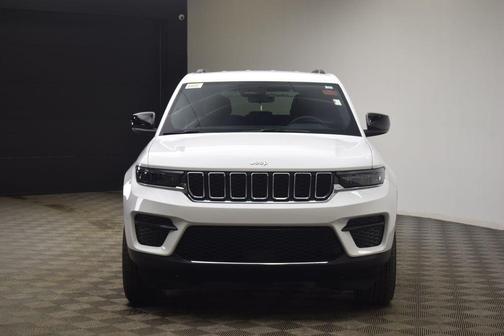 2026 Jeep Grand Cherokee Laredo