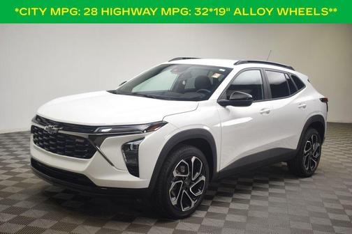Summit White 2026 Chevrolet Trax 2RS