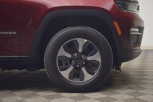 2025 Jeep Grand Cherokee 4xe Base