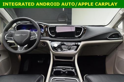 2023 Chrysler Pacifica Hybrid Limited