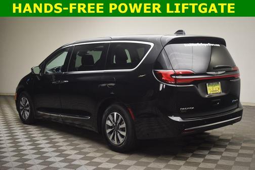 2023 Chrysler Pacifica Hybrid Limited