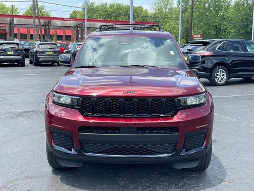 2023 Jeep Grand Cherokee L Laredo