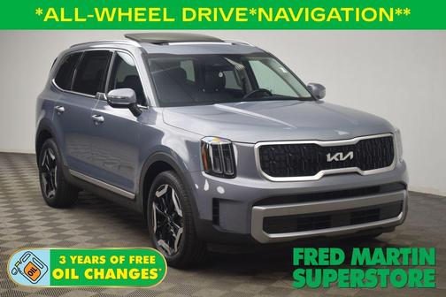 Everlasting Silver 2023 Kia Telluride EX