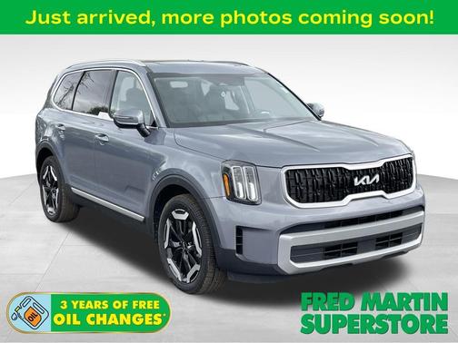 Everlasting Silver 2023 Kia Telluride EX