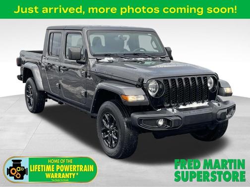 2022 Jeep Gladiator Sport