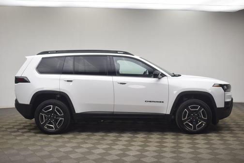 Bright White Clearcoat 2026 Jeep Cherokee LAREDO/LIMITED