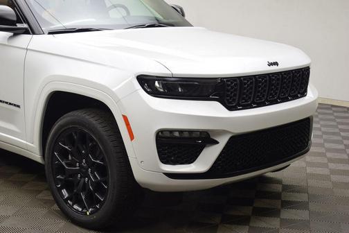 2025 Jeep Grand Cherokee Summit
