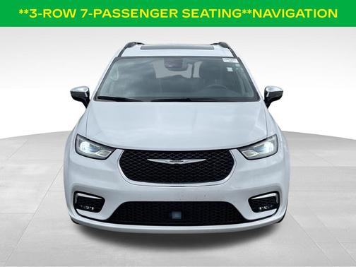 Bright White Clearcoat 2023 Chrysler Pacifica Limited