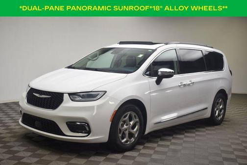 Bright White Clearcoat 2023 Chrysler Pacifica Limited