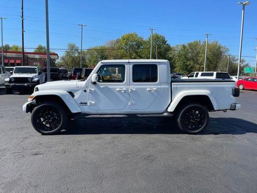 2023 Jeep Gladiator Overland