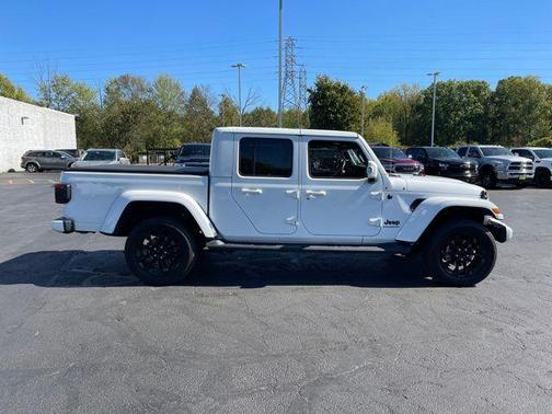 2023 Jeep Gladiator Overland