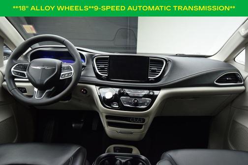 2023 Chrysler Pacifica Touring-L