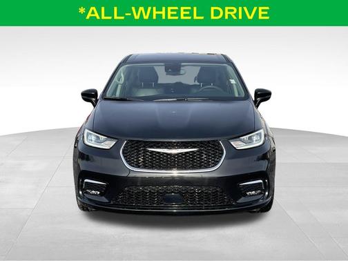 2023 Chrysler Pacifica Touring-L