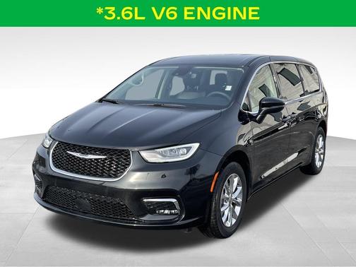 2023 Chrysler Pacifica Touring-L