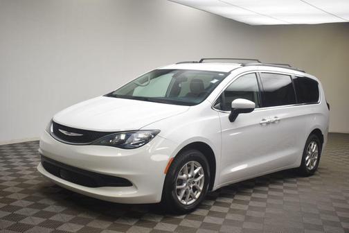 Bright White Clearcoat 2021 Chrysler Voyager LXI