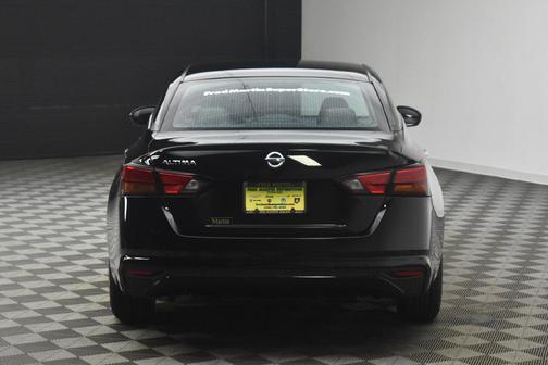 Black 2022 Nissan Altima 2.5 S