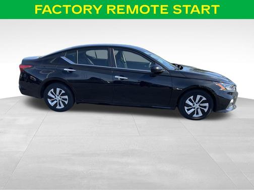 Black 2022 Nissan Altima 2.5 S