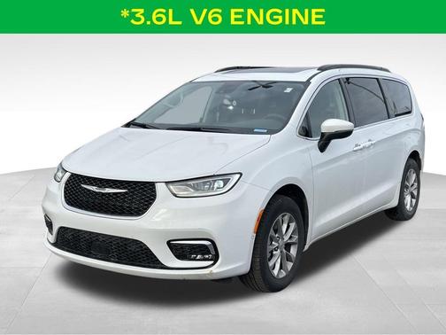 2023 Chrysler Pacifica Touring-L