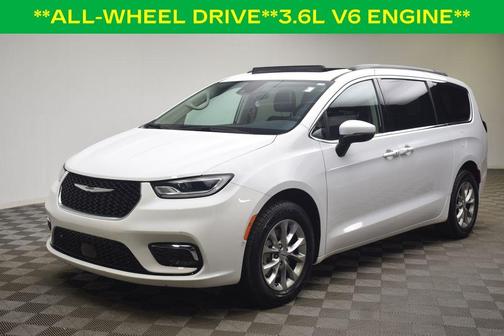 2023 Chrysler Pacifica Touring-L