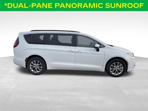 2023 Chrysler Pacifica Touring-L