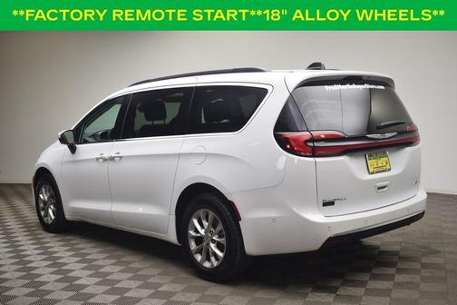 2023 Chrysler Pacifica Touring-L