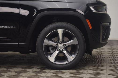 Diamond Black 2026 Jeep Grand Cherokee Limited