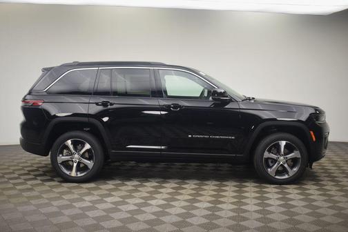 Diamond Black 2026 Jeep Grand Cherokee Limited