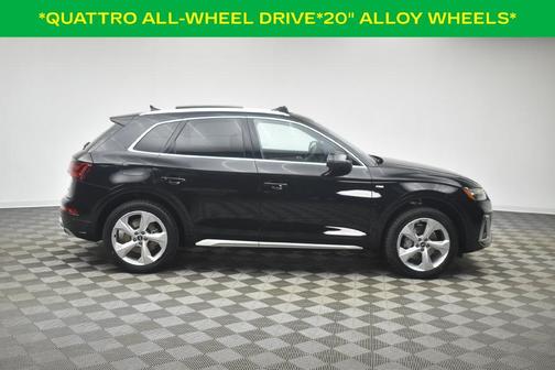 Mythos Black Metallic 2023 Audi Q5 45 S line quattro Premium