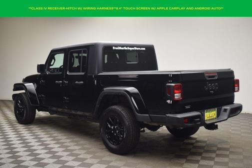 2022 Jeep Gladiator Sport