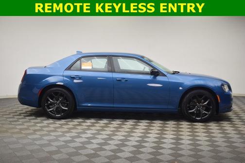 2022 Chrysler 300 Touring