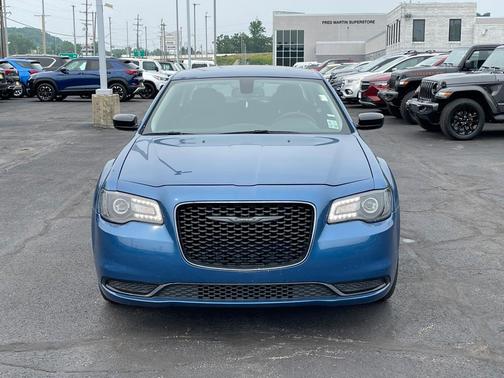 2022 Chrysler 300 Touring