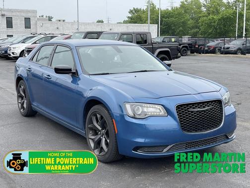 2022 Chrysler 300 Touring