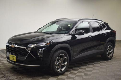 Mosaic Black Metallic 2025 Chevrolet Trax LT